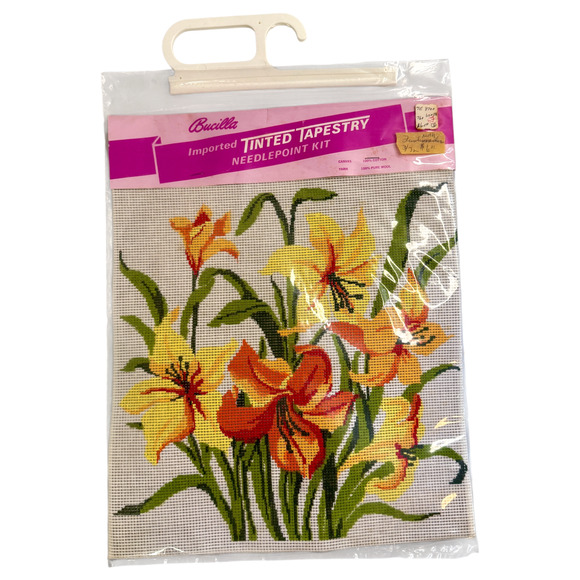 Bucilla Needlepoint Kit Tinted Tapestry 60038 Lilies Floral Vintage HTF NOS READ - Picture 2 of 7